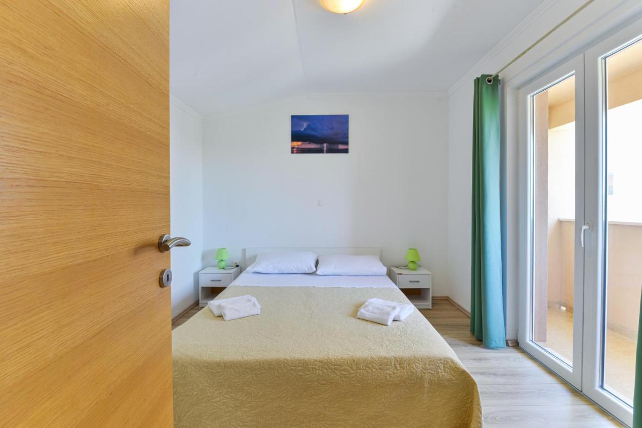 Apartments By The Sea Nin, Zadar - 13172 Экстерьер фото