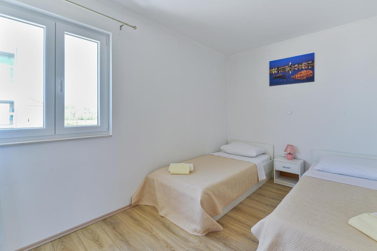 Apartments By The Sea Nin, Zadar - 13172 Экстерьер фото