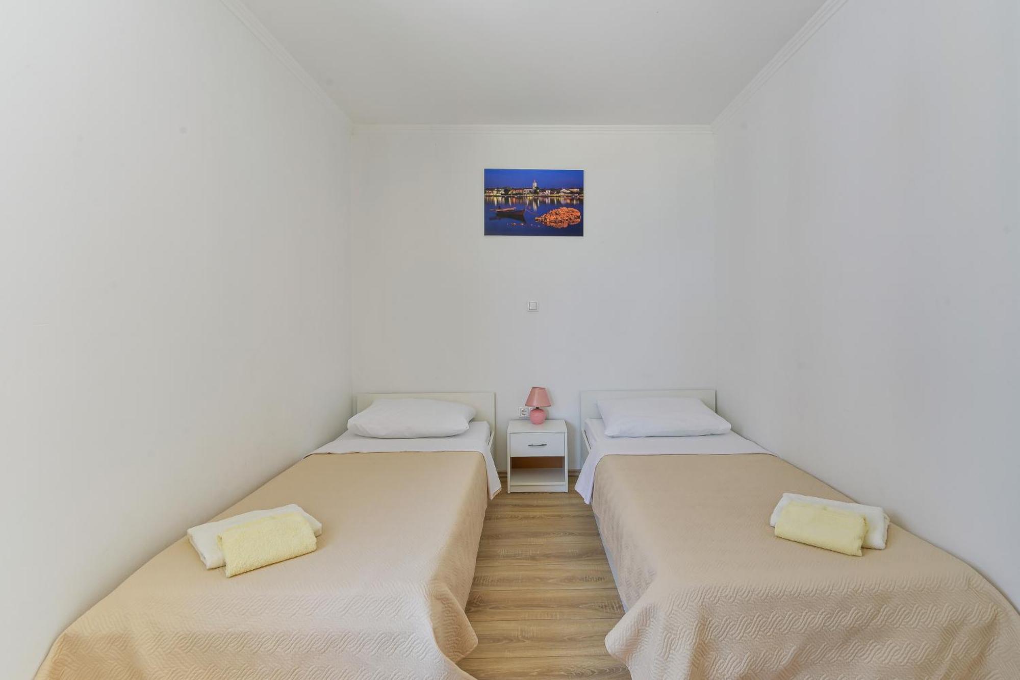 Apartments By The Sea Nin, Zadar - 13172 Номер фото