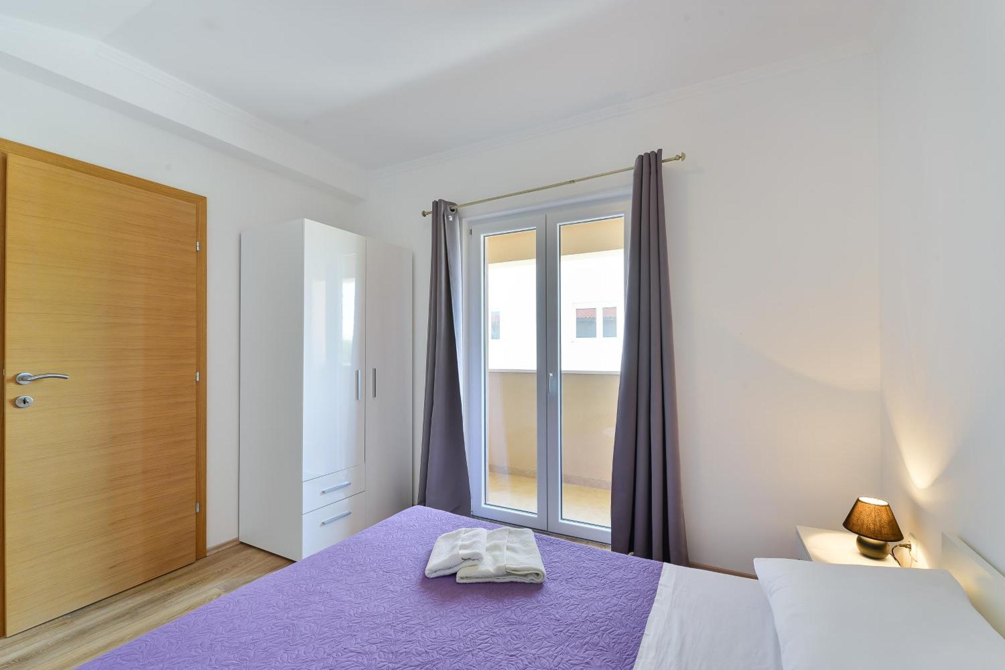 Apartments By The Sea Nin, Zadar - 13172 Номер фото